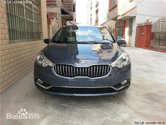 K3 Kia Subcompact Car 4 Door Sedan Met High Resolution Touch Screen