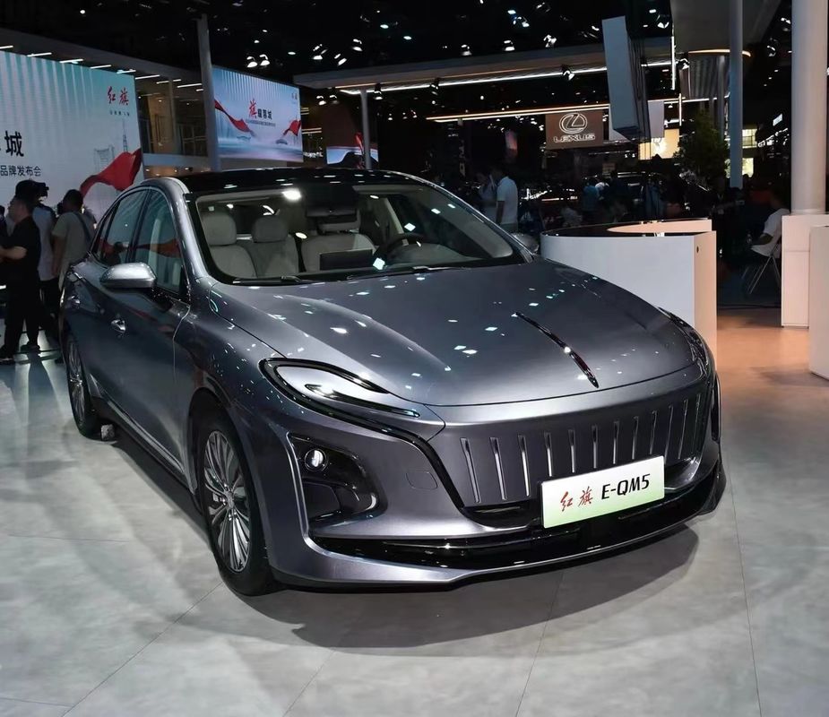Benzine of elektrische brandstof 2024 Hongqi Eqm5 Auto Zwarte kleur Efficiënte stoelventilatie
